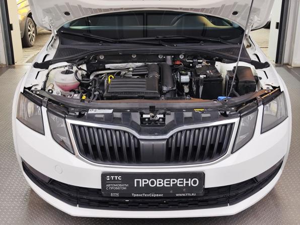 Skoda Octavia III (A7) Рестайлинг с пробегом 2017 года, цена 2 105 000 рублей, 39120 км, лифтбек, Автокод Объявления