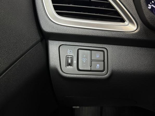 Hyundai Solaris II с пробегом 2019 года, цена 1 275 000 рублей, 112606 км, седан, Автокод Объявления