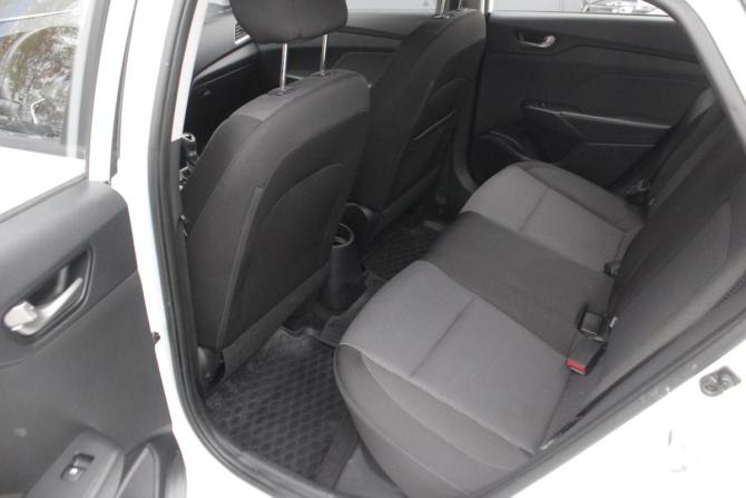 Hyundai Solaris II с пробегом 2018 года, цена 880 000 рублей, 201352 км, седан, Автокод Объявления