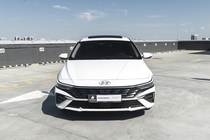 Hyundai Elantra VII (CN7) с пробегом 2024 года, цена 2 430 000 рублей, 960 км, седан, Автокод Объявления