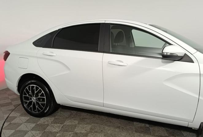 Lada (ВАЗ) Vesta I Рестайлинг (NG) с пробегом 2024 года, цена 1 370 000 рублей, 5842 км, седан, Автокод Объявления