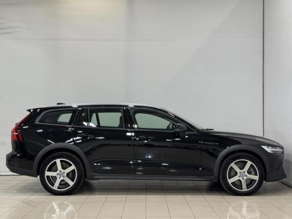 Volvo V60 Cross Country II с пробегом 2021 года, цена 3 549 000 рублей, 119000 км, универсал, Автокод Объявления