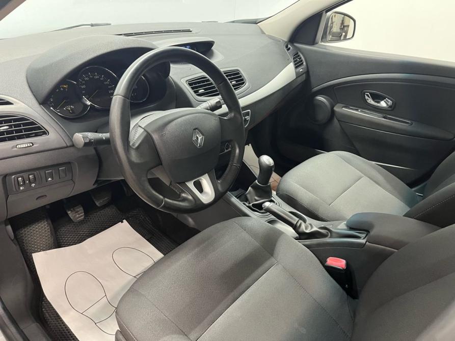 Renault Megane III Рестайлинг Санкт-Петербург  - изображение 9