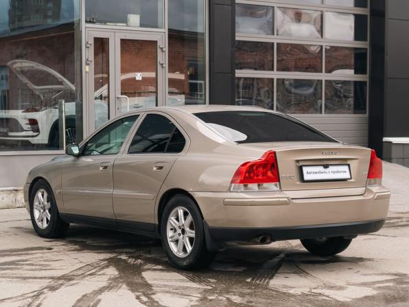 Volvo S60 I Рестайлинг с пробегом 2005 года, цена 550 000 рублей, 272376 км, седан, Автокод Объявления