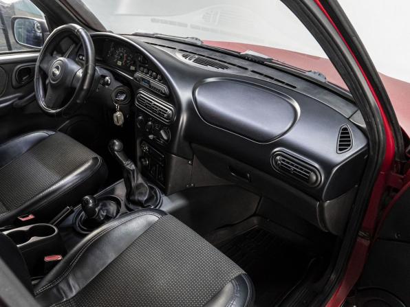 Chevrolet Niva I Рестайлинг с пробегом 2011 года, цена 689 000 рублей, 99304 км, внедорожник, Автокод Объявления