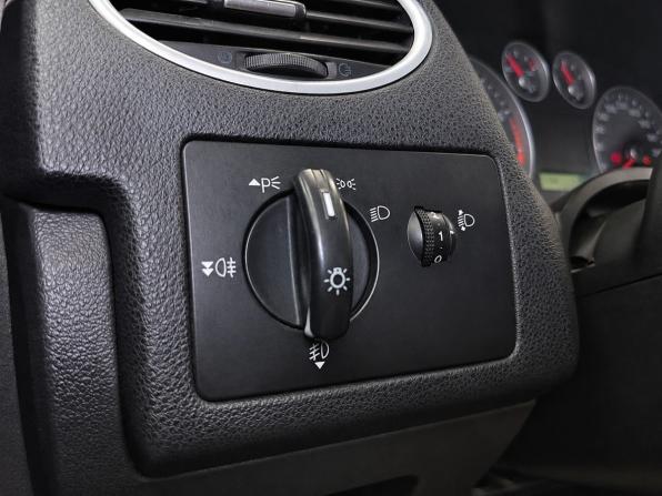 Ford Focus II с пробегом 2006 года, цена 389 000 рублей, 223400 км, седан, Автокод Объявления