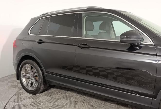 Volkswagen Tiguan II с пробегом 2017 года, цена 2 470 000 рублей, 240582 км, внедорожник, Автокод Объявления