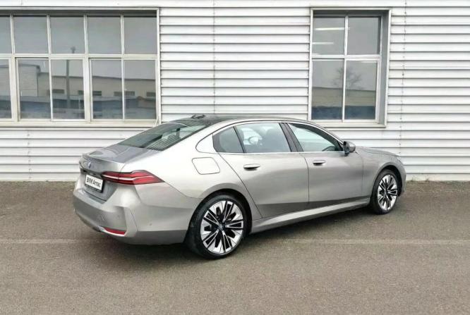 BMW i5 с пробегом 2024 года, цена 6 990 000 рублей, 10478 км, седан, Автокод Объявления