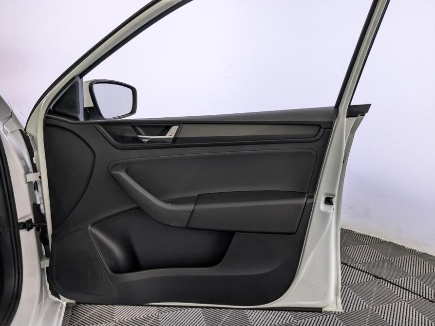 Skoda Rapid I Рестайлинг Москва  - изображение 25