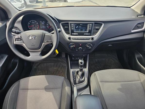 Hyundai Solaris II с пробегом 2017 года, цена 1 297 000 рублей, 63216 км, седан, Автокод Объявления