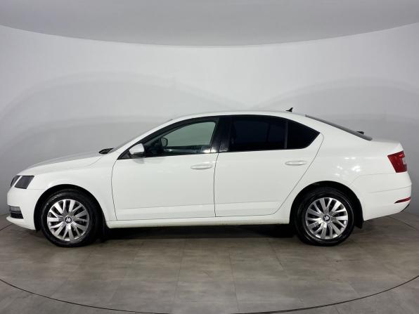 Skoda Octavia III (A7) Рестайлинг с пробегом 2017 года, цена 1 400 000 рублей, 211216 км, лифтбек, Автокод Объявления
