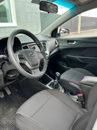Hyundai Solaris II с пробегом 2019 года, цена 1 325 000 рублей, 120600 км, седан, Автокод Объявления