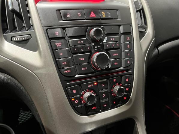 Opel Astra J с пробегом 2011 года, цена 529 000 рублей, 143118 км, хэтчбек, Автокод Объявления
