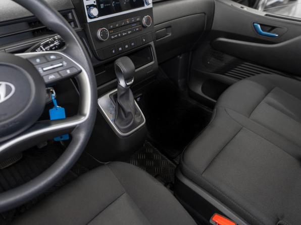 Hyundai Staria I с пробегом 2024 года, цена 6 350 000 рублей, 683 км, минивэн, Автокод Объявления