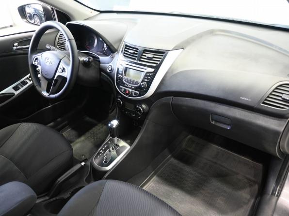 Hyundai Solaris I с пробегом 2011 года, цена 829 900 рублей, 220000 км, седан, Автокод Объявления