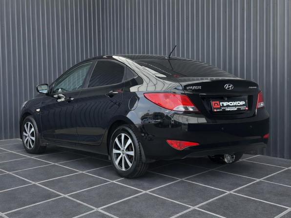 Hyundai Solaris I Рестайлинг с пробегом 2014 года, цена 917 000 рублей, 172000 км, седан, Автокод Объявления