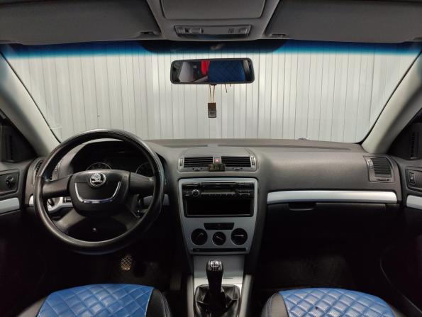 Skoda Octavia II (A5) Рестайлинг с пробегом 2008 года, цена 415 000 рублей, 241296 км, лифтбек, Автокод Объявления