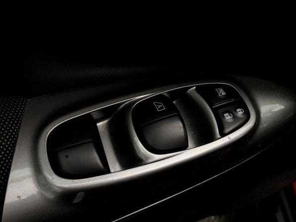 Nissan Juke I с пробегом 2012 года, цена 1 240 000 рублей, 54355 км, внедорожник, Автокод Объявления