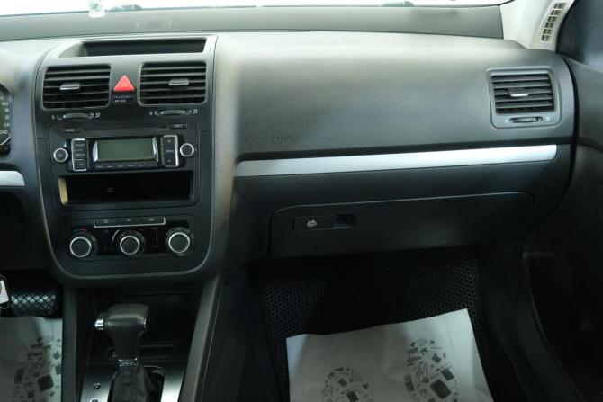 Volkswagen Jetta V с пробегом 2010 года, цена 639 000 рублей, 273000 км, седан, Автокод Объявления