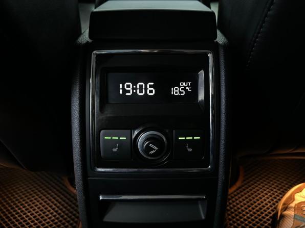 Skoda Superb II Рестайлинг с пробегом 2013 года, цена 1 340 000 рублей, 176470 км, лифтбек, Автокод Объявления