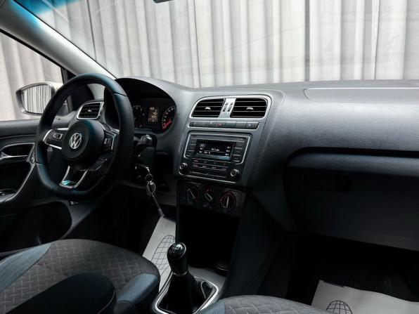 Volkswagen Polo V Рестайлинг с пробегом 2019 года, цена 1 349 000 рублей, 78000 км, седан, Автокод Объявления