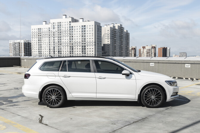 Volkswagen Passat B8 с пробегом 2017 года, цена 1 999 000 рублей, 127087 км, универсал, Автокод Объявления