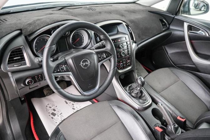 Opel Astra J с пробегом 2011 года, цена 629 000 рублей, 175161 км, хэтчбек, Автокод Объявления