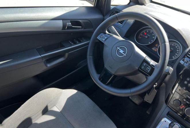 Opel Zafira B Рестайлинг с пробегом 2011 года, цена 620 000 рублей, 172368 км, компактвэн, Автокод Объявления