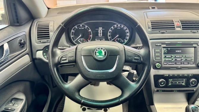 Skoda Octavia II (A5) Рестайлинг с пробегом 2010 года, цена 490 000 рублей, 237729 км, лифтбек, Автокод Объявления