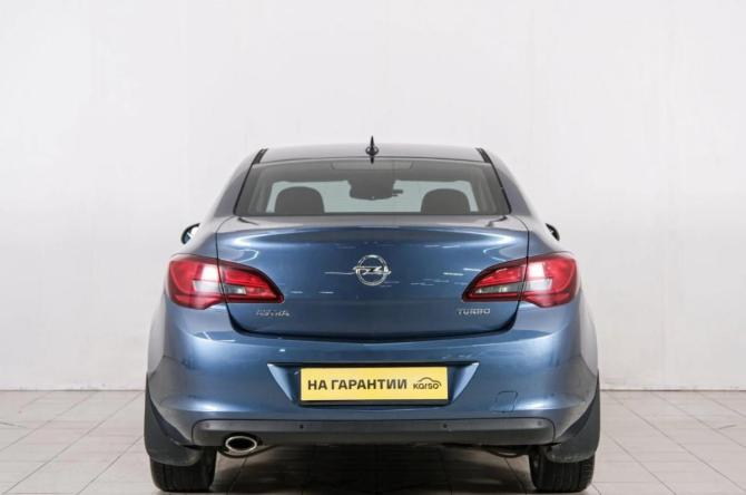Opel Astra J Рестайлинг с пробегом 2014 года, цена 1 049 000 рублей, 87000 км, седан, Автокод Объявления