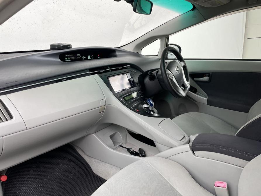 Toyota Prius III (XW30) Екатеринбург  - изображение 12