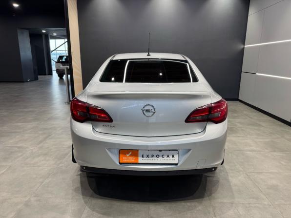 Opel Astra J Рестайлинг с пробегом 2012 года, цена 619 000 рублей, 186000 км, седан, Автокод Объявления