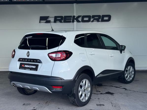 Renault Kaptur I с пробегом 2017 года, цена 1 399 000 рублей, 119635 км, внедорожник, Автокод Объявления