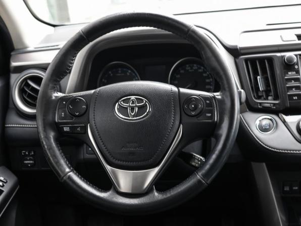 Toyota RAV4 IV (XA40) Рестайлинг с пробегом 2018 года, цена 2 449 000 рублей, 194658 км, внедорожник, Автокод Объявления