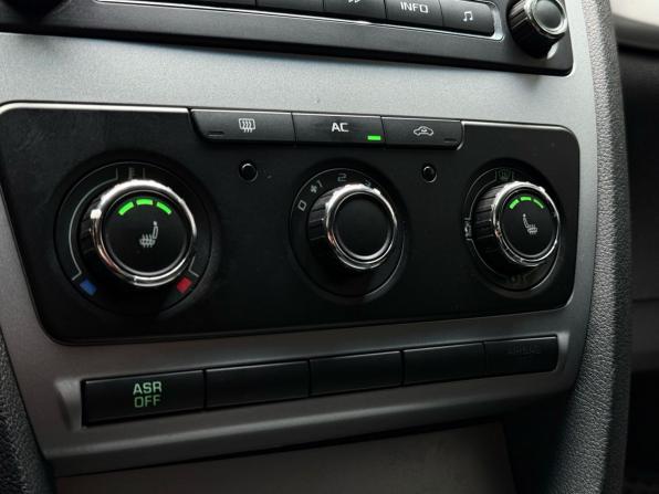 Skoda Octavia II (A5) Рестайлинг с пробегом 2012 года, цена 819 000 рублей, 209245 км, лифтбек, Автокод Объявления