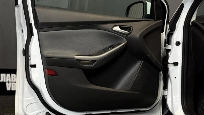 Ford Focus III с пробегом 2012 года, цена 590 000 рублей, 204800 км, хэтчбек, Автокод Объявления