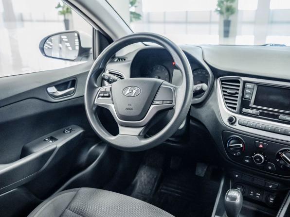 Hyundai Solaris II с пробегом 2018 года, цена 1 254 000 рублей, 89958 км, седан, Автокод Объявления