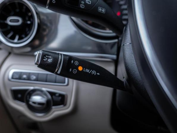 Mercedes-Benz V-Класс III (W447) Рестайлинг с пробегом 2022 года, цена 9 700 000 рублей, 17689 км, минивэн, Автокод Объявления