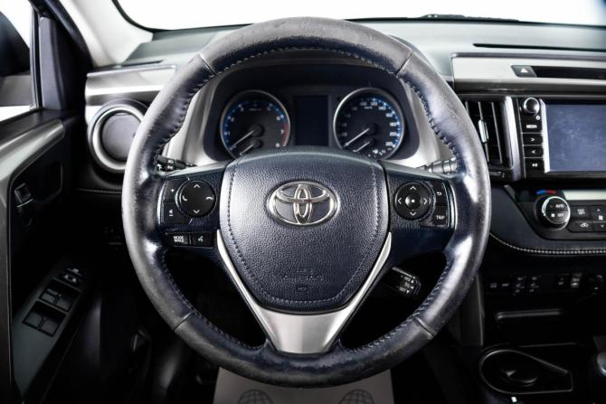 Toyota RAV4 IV (XA40) Рестайлинг с пробегом 2017 года, цена 2 159 000 рублей, 210000 км, внедорожник, Автокод Объявления