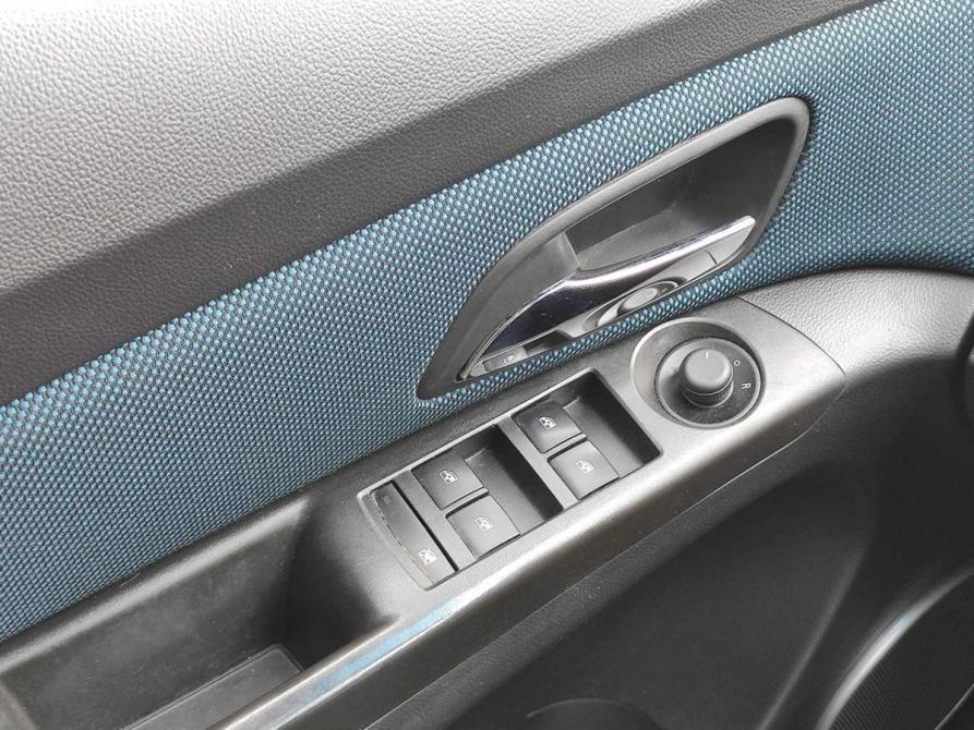 Chevrolet Cruze I Рестайлинг Санкт-Петербург  - изображение 21