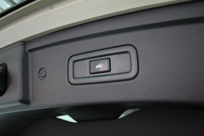 Infiniti QX70 с пробегом 2014 года, цена 2 800 000 рублей, 77829 км, внедорожник, Автокод Объявления