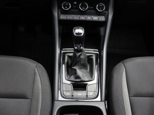 Skoda Karoq I с пробегом 2021 года, цена 2 399 000 рублей, 34717 км, внедорожник, Автокод Объявления