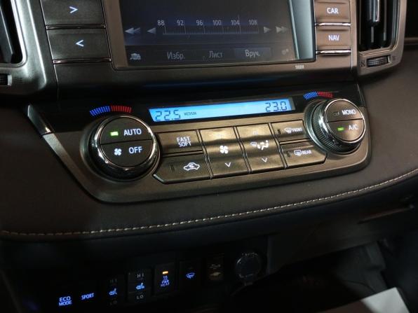 Toyota RAV4 IV (XA40) с пробегом 2014 года, цена 1 710 000 рублей, 243927 км, внедорожник, Автокод Объявления