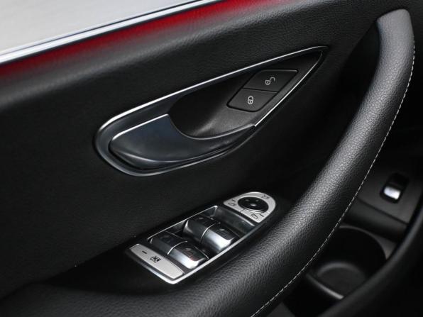 Mercedes-Benz E-Класс V (W213 S213 C238) Рестайлинг с пробегом 2020 года, цена 4 654 000 рублей, 52997 км, седан, Автокод Объявления