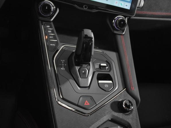 Lynk &amp; Co 05 с пробегом 2023 года, цена 3 015 790 рублей, 40740 км, внедорожник, Автокод Объявления
