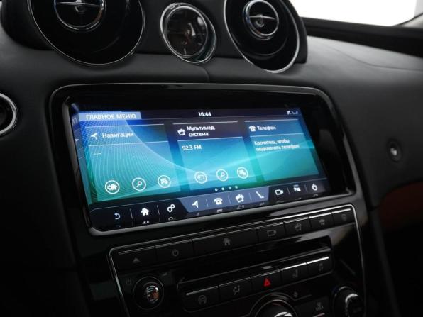 Jaguar XJ IV (X351) Рестайлинг с пробегом 2019 года, цена 3 940 000 рублей, 97620 км, седан, Автокод Объявления