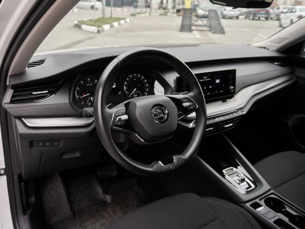 Skoda Octavia IV (A8) с пробегом 2021 года, цена 2 407 000 рублей, 86940 км, лифтбек, Автокод Объявления