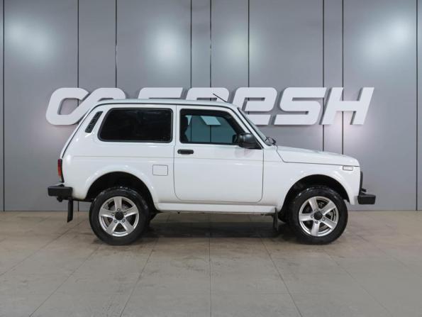 Lada (ВАЗ) Niva Legend с пробегом 2024 года, цена 949 000 рублей, 8472 км, внедорожник, Автокод Объявления