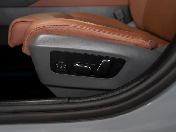 BMW 5 серии VIII (G60/G61/G68) с пробегом 2023 года, цена 7 950 000 рублей, 19500 км, седан, Автокод Объявления