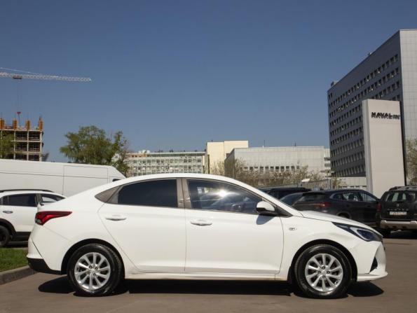 Hyundai Solaris II Рестайлинг с пробегом 2021 года, цена 1 538 000 рублей, 116174 км, седан, Автокод Объявления